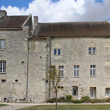 Château Saint-Aubin de Crépy-en-Valois