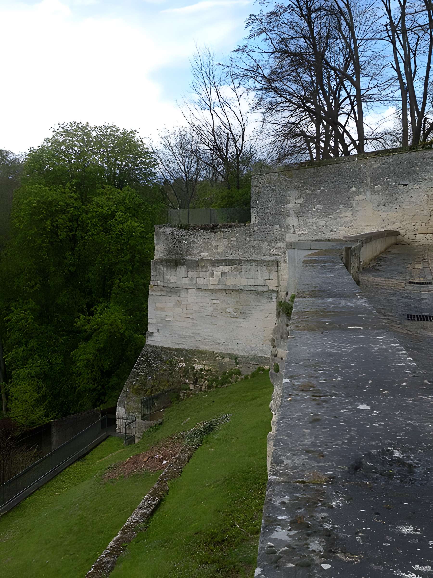 Château Saint-Aubin de Crépy-en-Valois