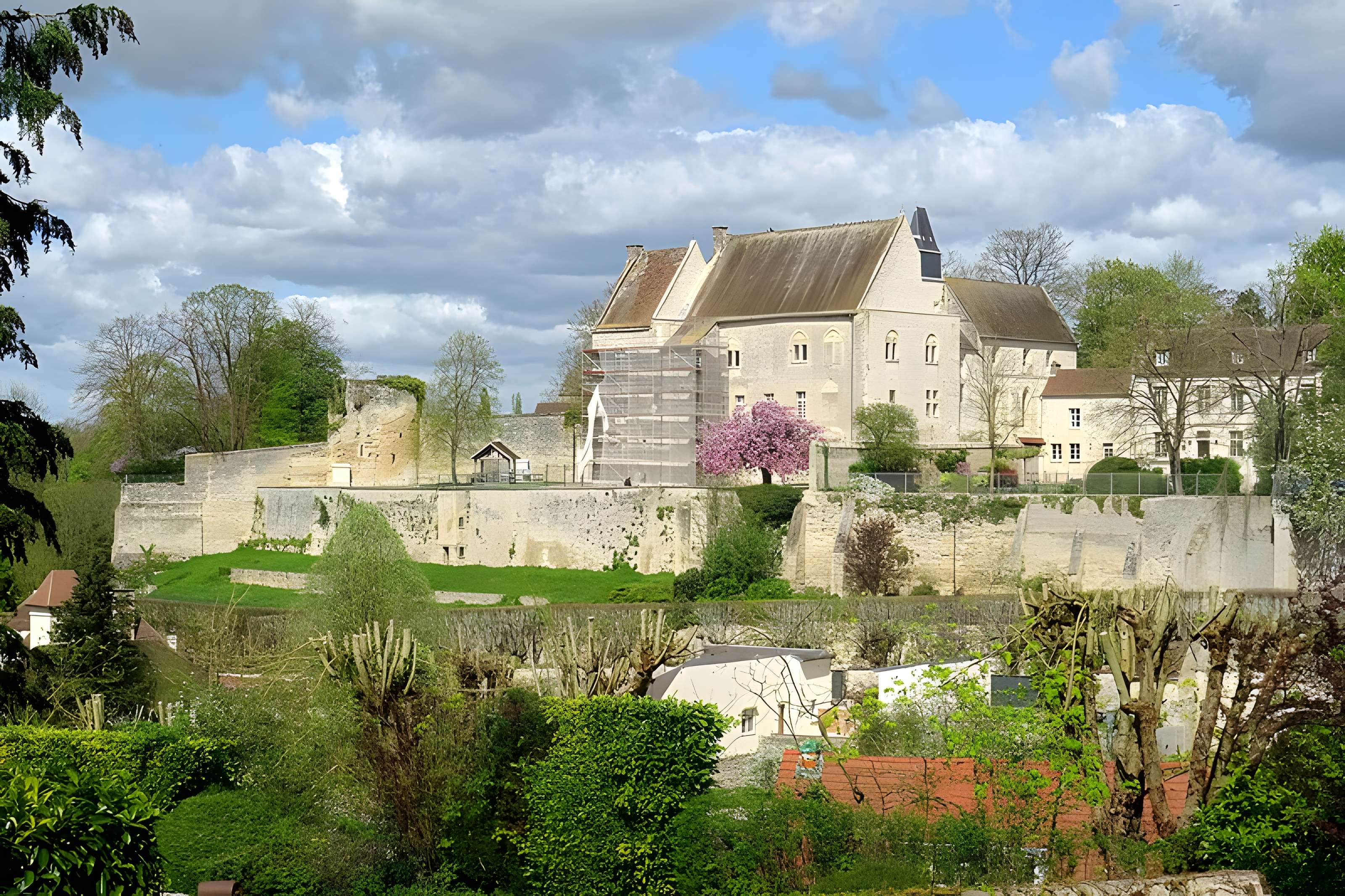 Château Saint-Aubin de Crépy-en-Valois
