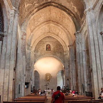 Église Notre-Dame-de-Nazareth de Pernes-les-Fontaines 