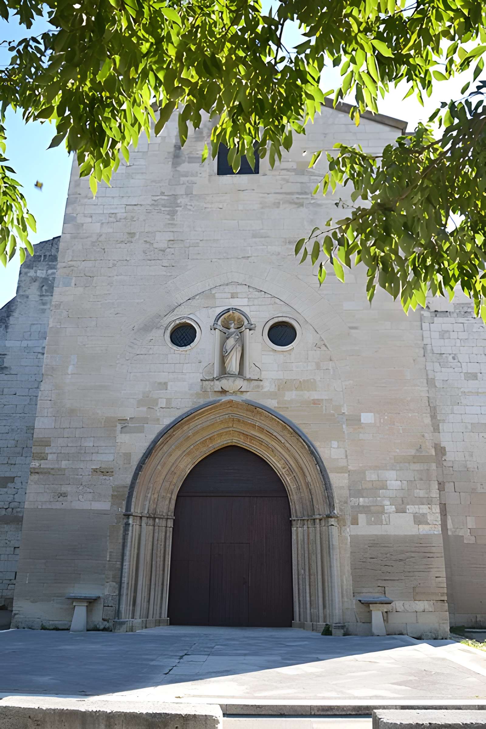 Église Notre-Dame-de-Nazareth de Pernes-les-Fontaines 
