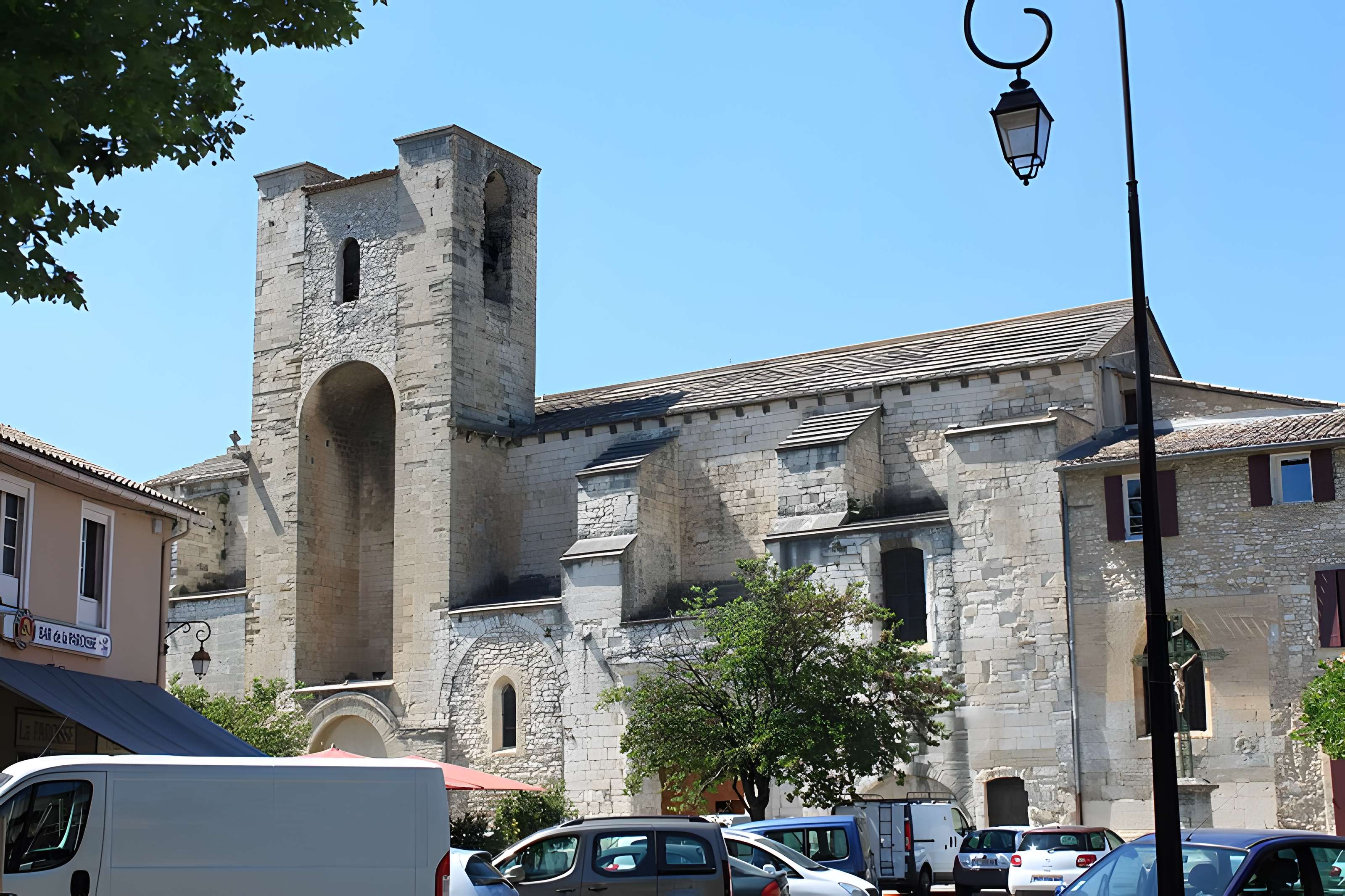 Église Notre-Dame-de-Nazareth de Pernes-les-Fontaines 
