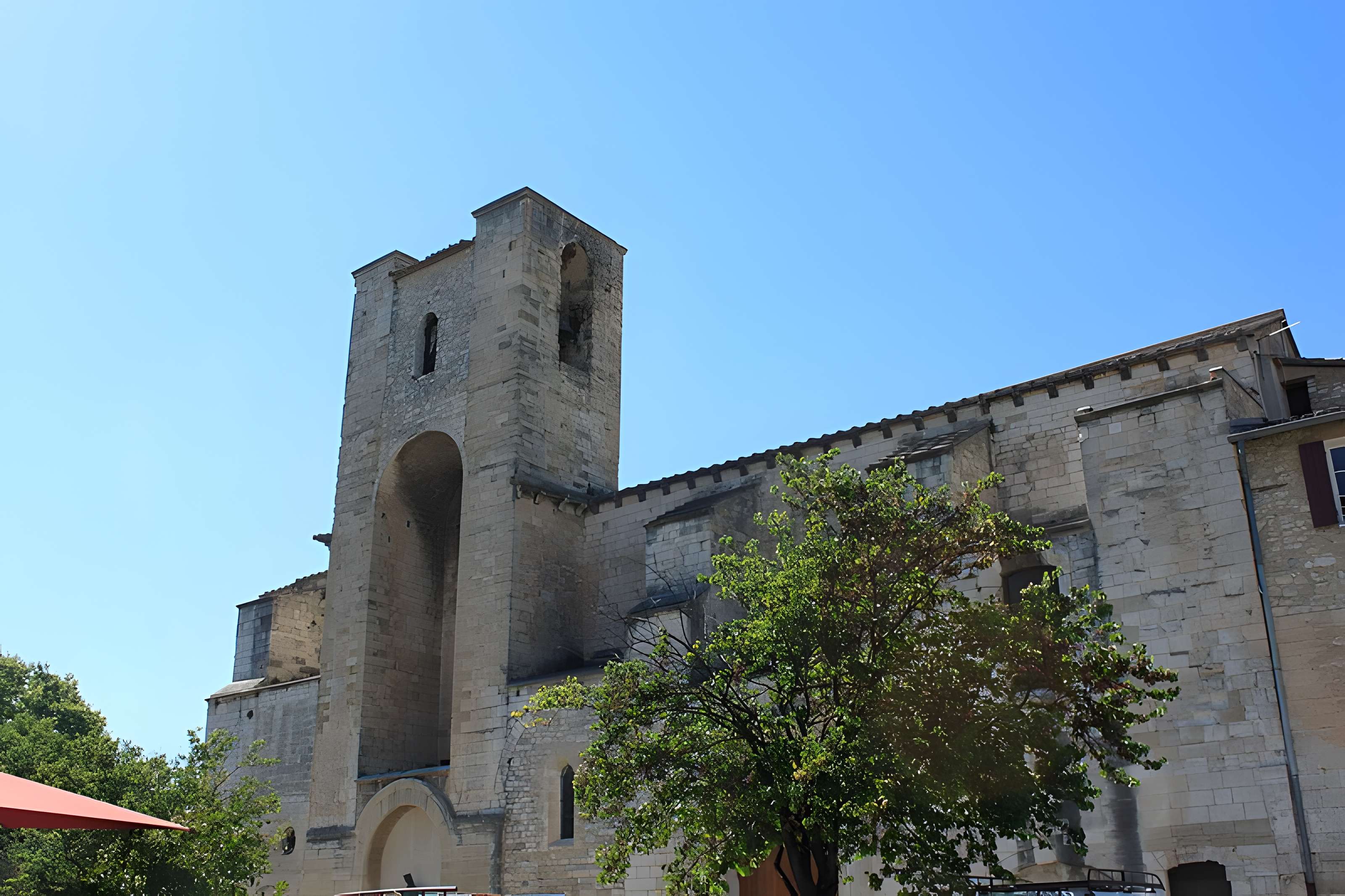 Église Notre-Dame-de-Nazareth de Pernes-les-Fontaines 