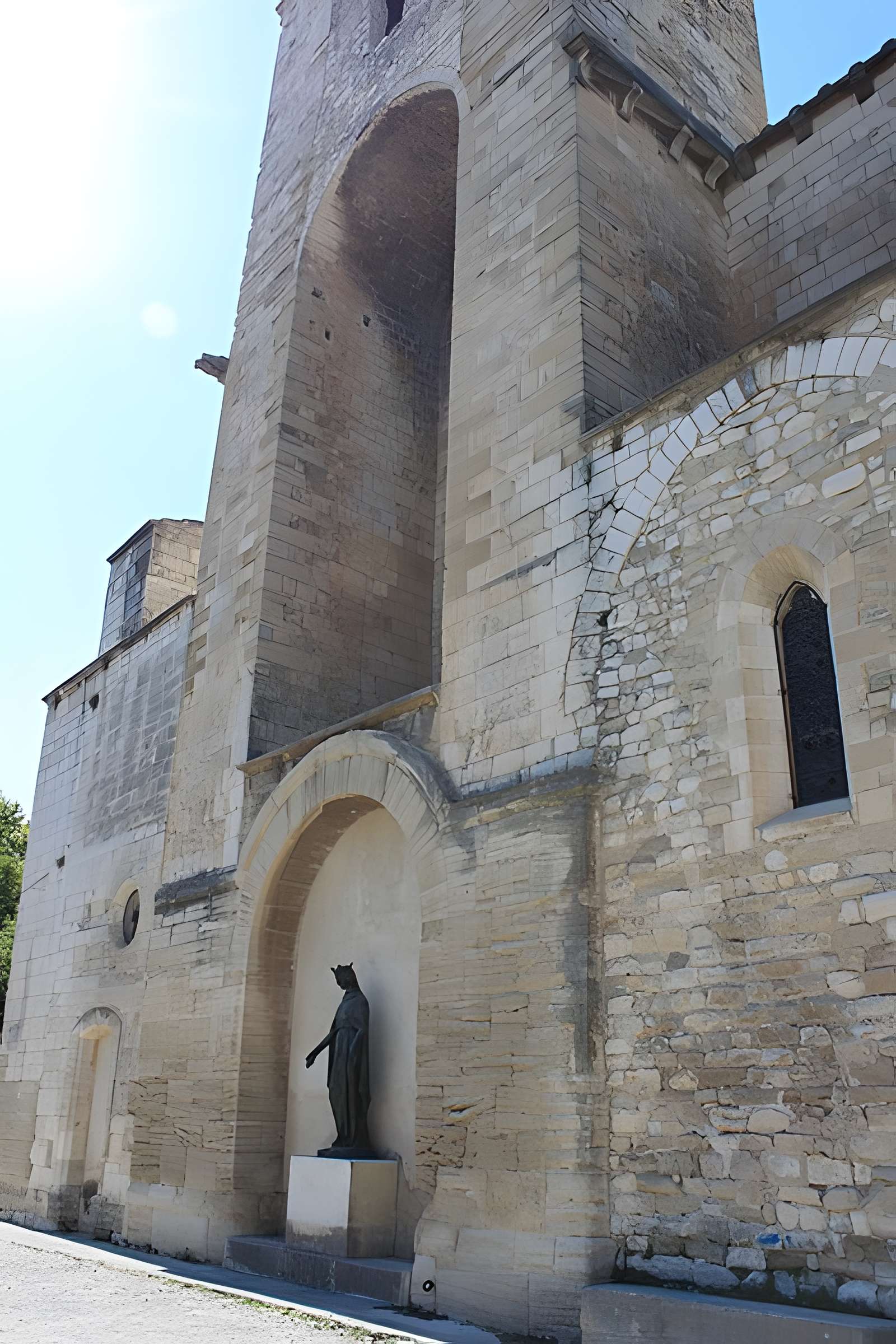 Église Notre-Dame-de-Nazareth de Pernes-les-Fontaines 