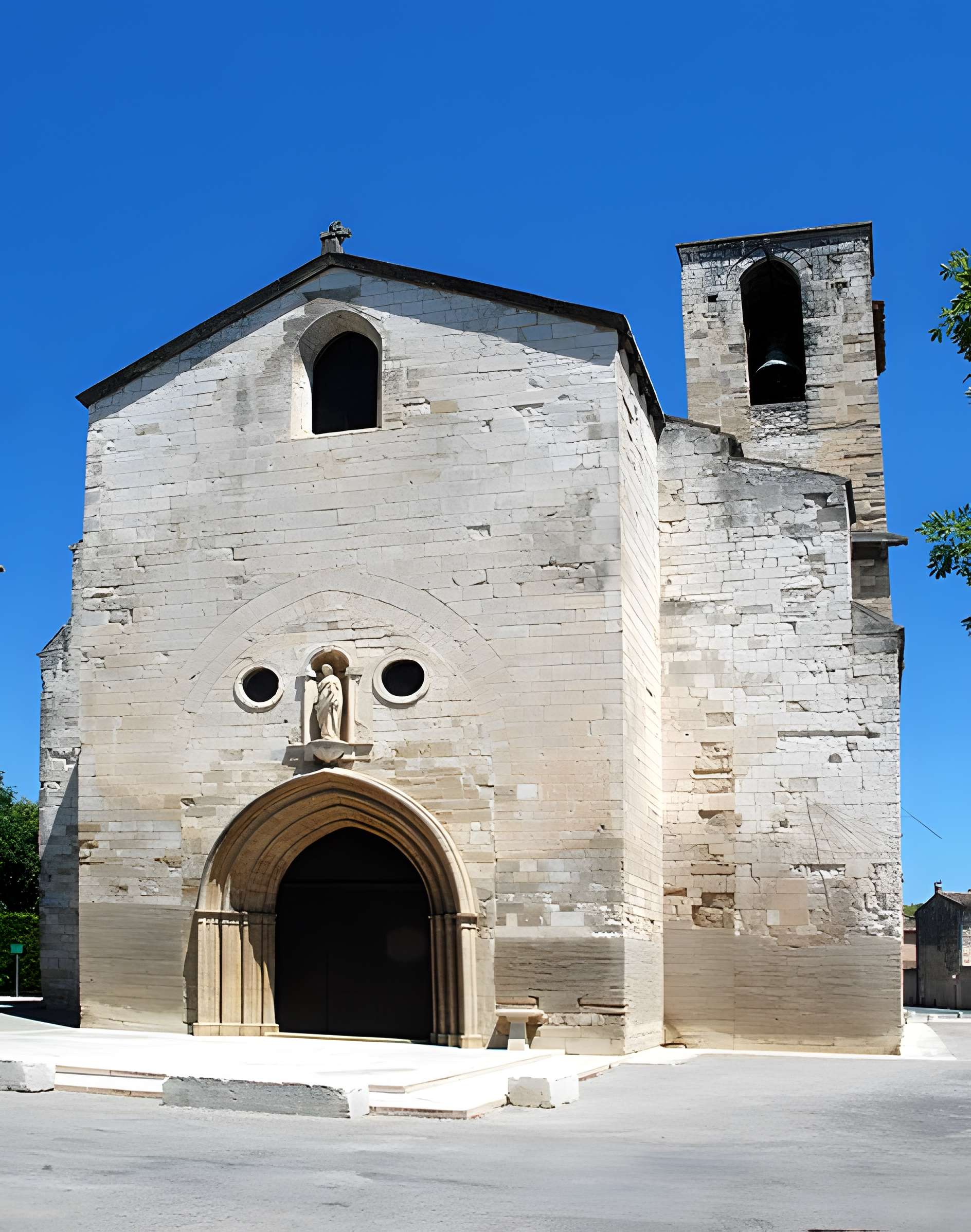 Église Notre-Dame-de-Nazareth de Pernes-les-Fontaines 