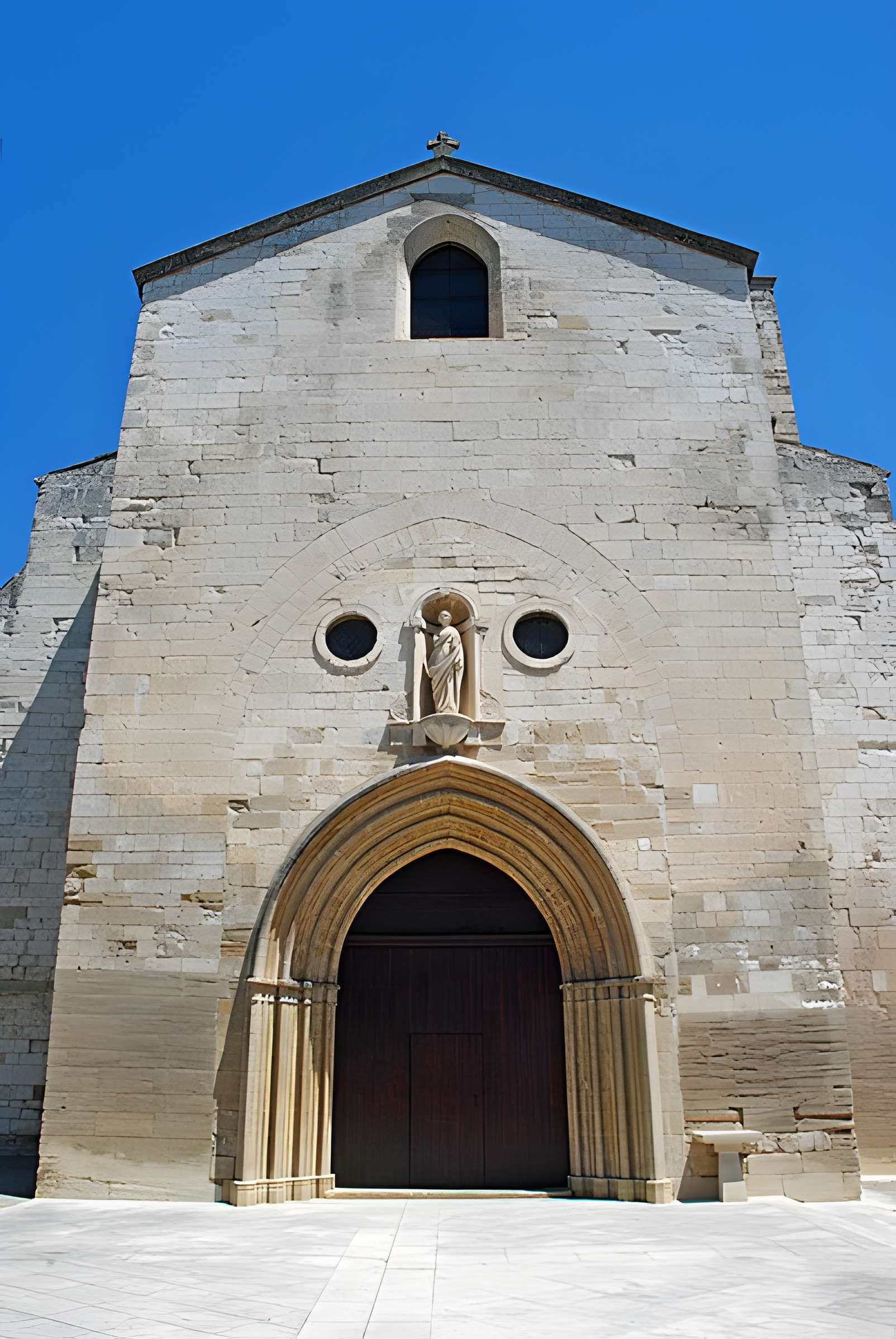 Église Notre-Dame-de-Nazareth de Pernes-les-Fontaines 