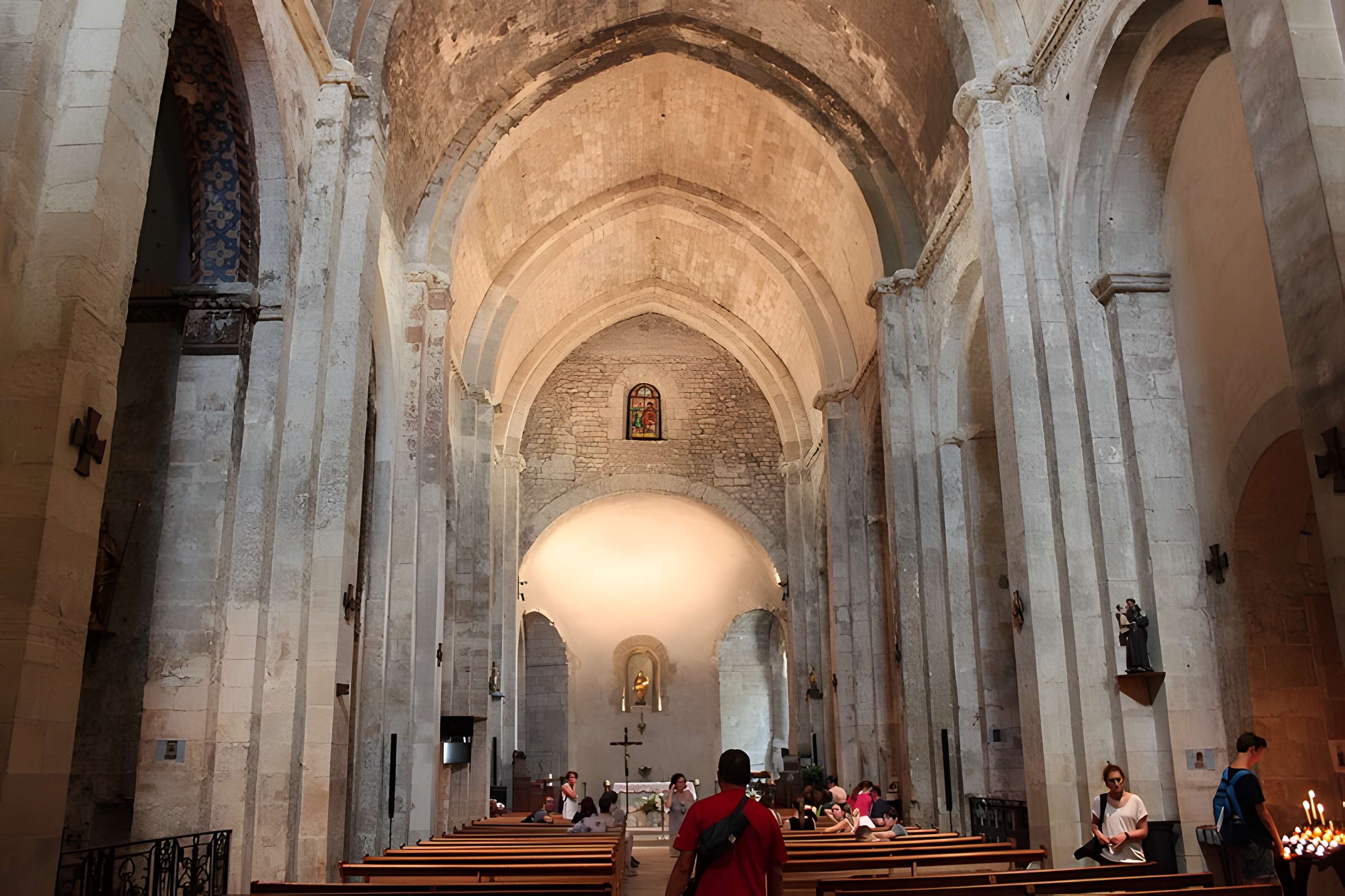 Église Notre-Dame-de-Nazareth de Pernes-les-Fontaines 