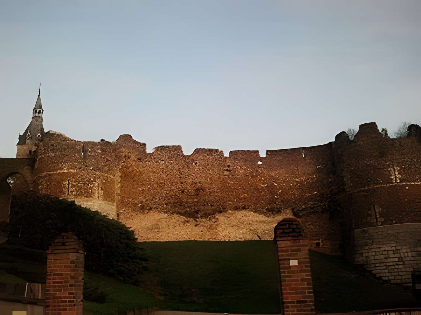 Château-haut de Château-Renard 