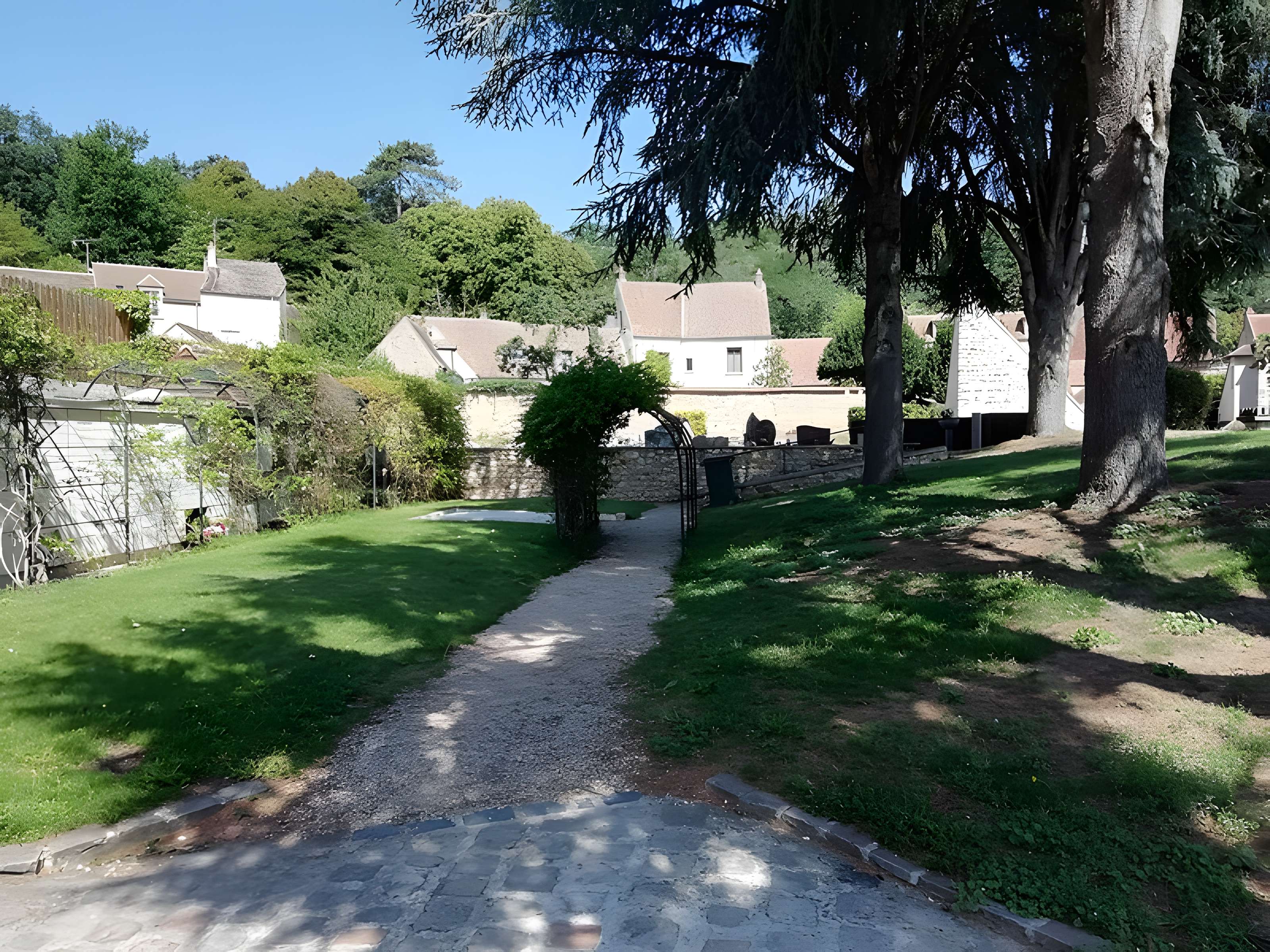 Cimetière de Montfort-l'Amaury