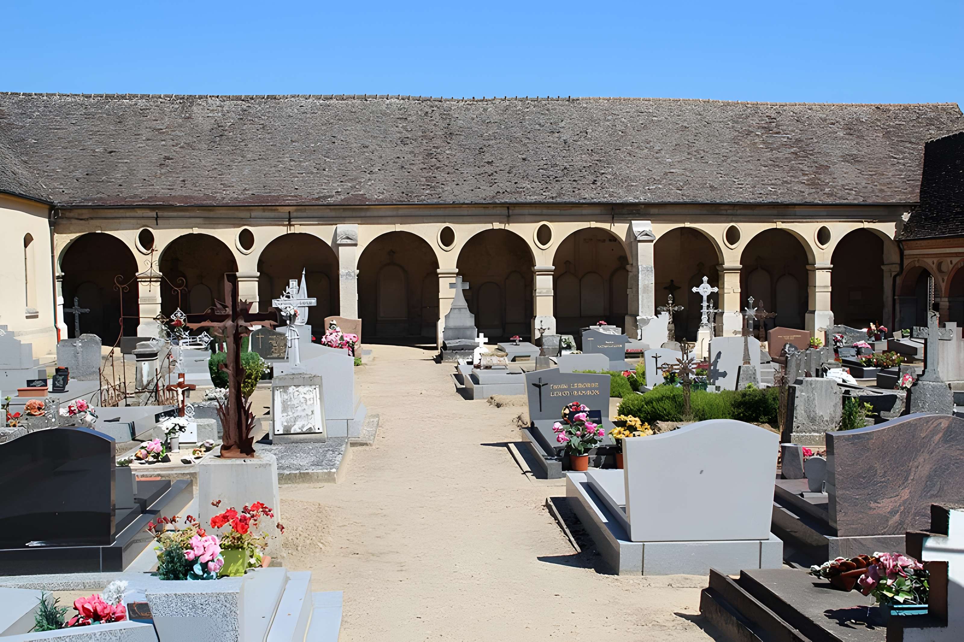 Cimetière de Montfort-l'Amaury
