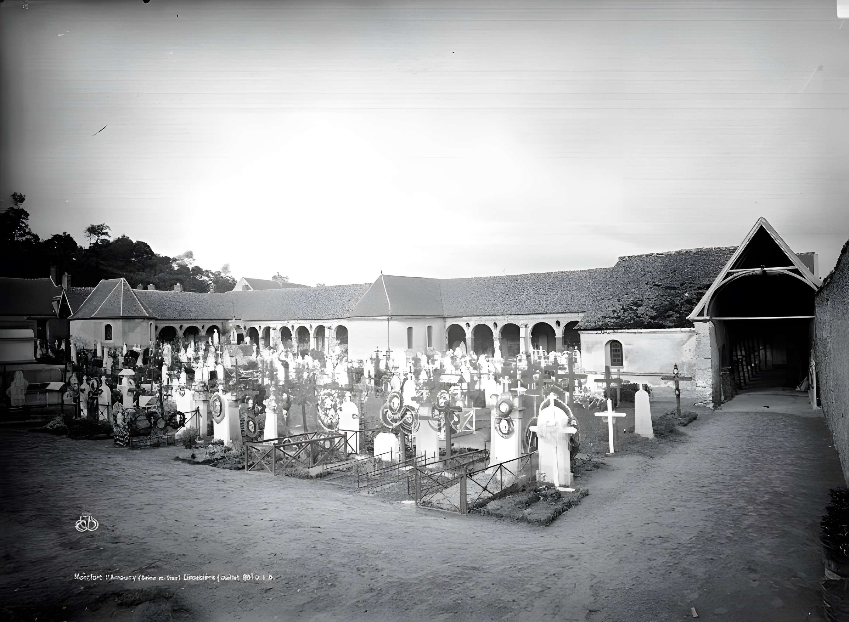 Cimetière de Montfort-l'Amaury