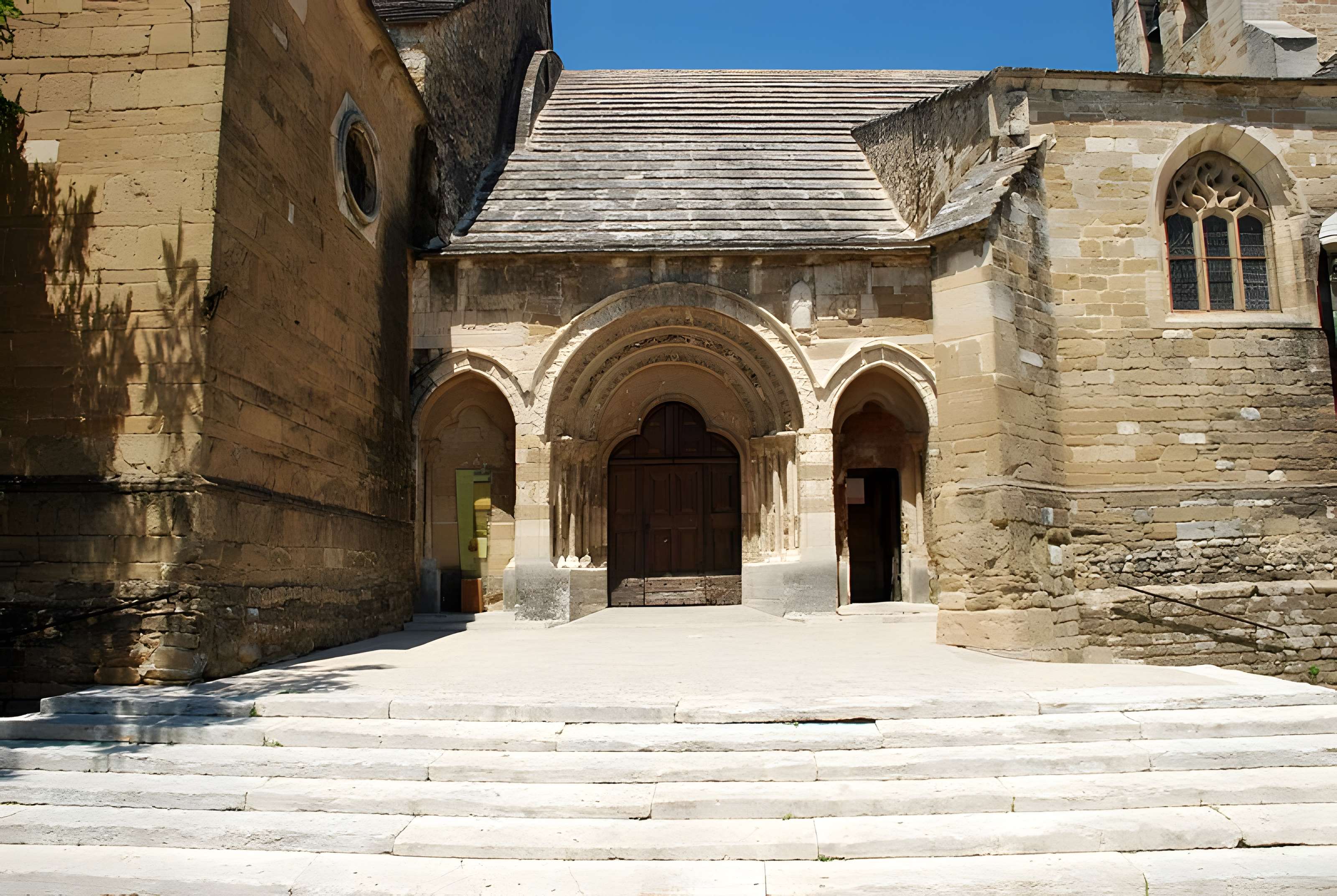 Église Notre-Dame-de-Nazareth de Valréas