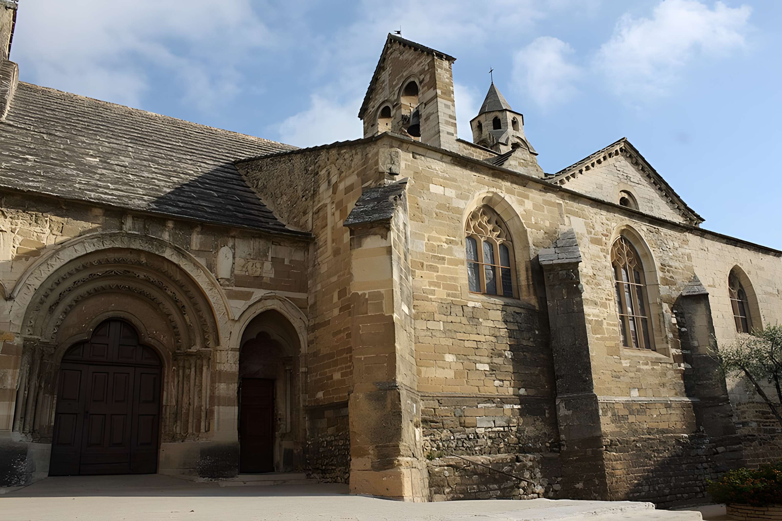 Église Notre-Dame-de-Nazareth de Valréas