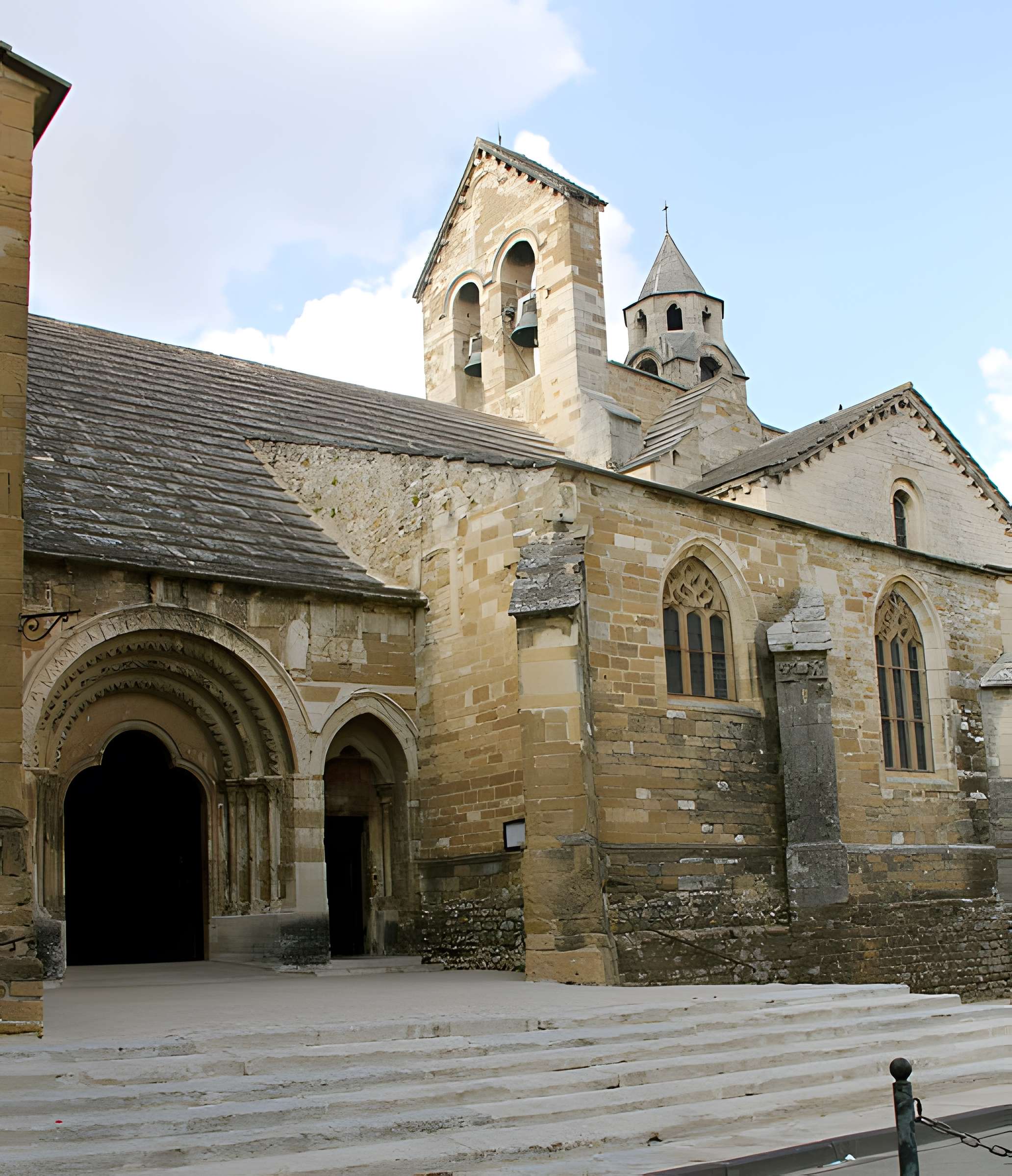 Église Notre-Dame-de-Nazareth de Valréas