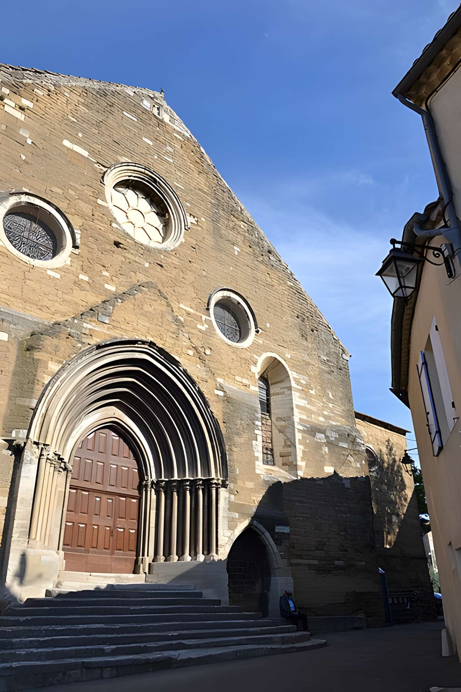Église Notre-Dame-de-Nazareth de Valréas