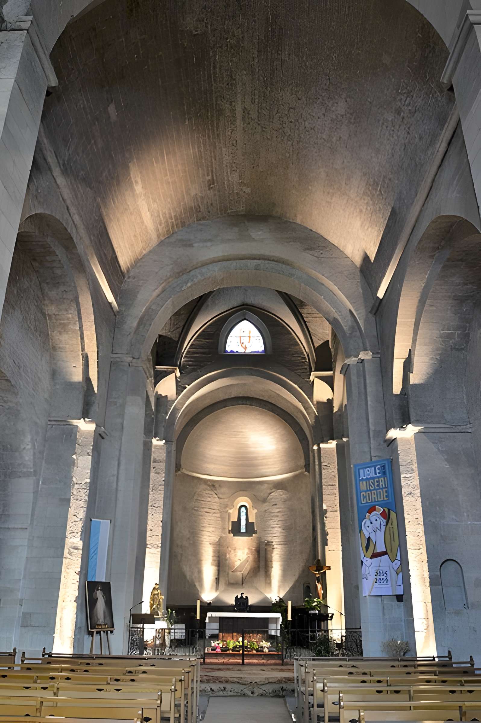 Église Notre-Dame-de-Nazareth de Valréas