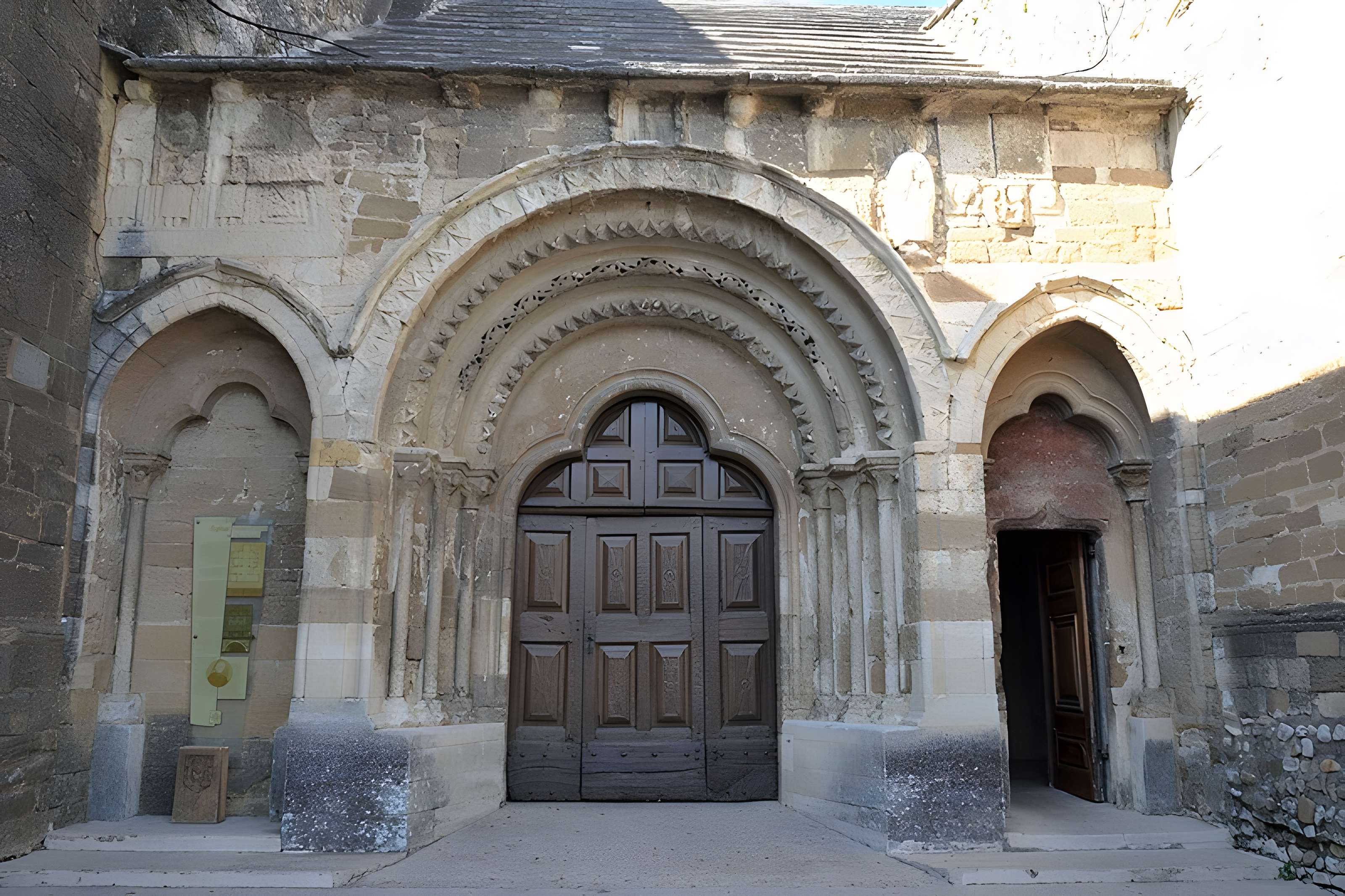 Église Notre-Dame-de-Nazareth de Valréas