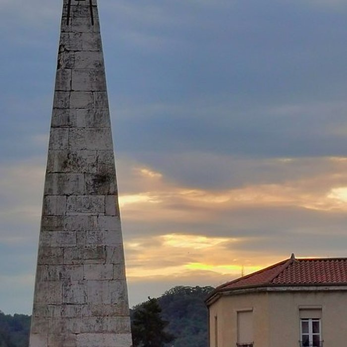 Photo de Cirque romain et La Pyramide de Vienne
