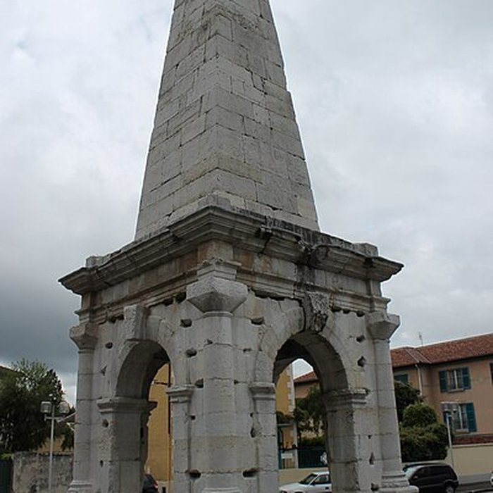 Photo de Cirque romain et La Pyramide de Vienne