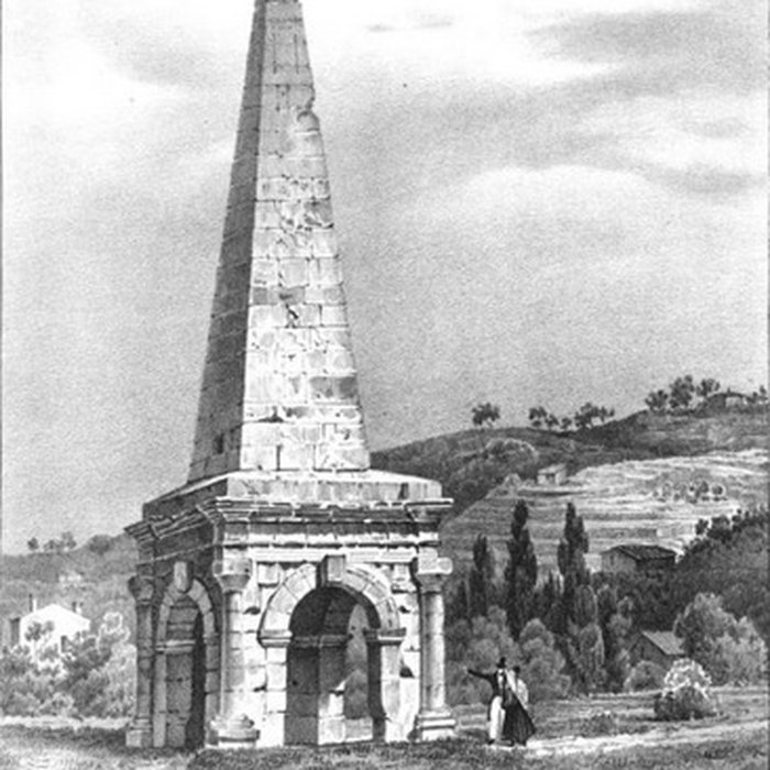 Photo de Cirque romain et La Pyramide de Vienne