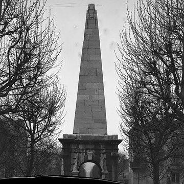 Cirque romain et La Pyramide de Vienne