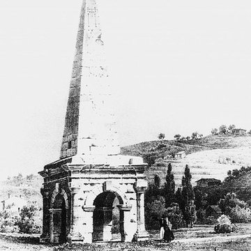 Cirque romain et La Pyramide de Vienne