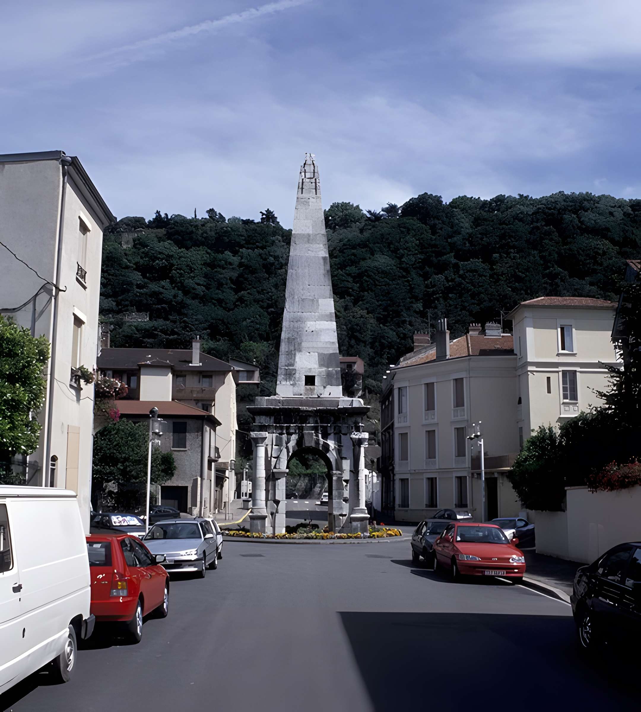 Cirque romain et La Pyramide de Vienne
