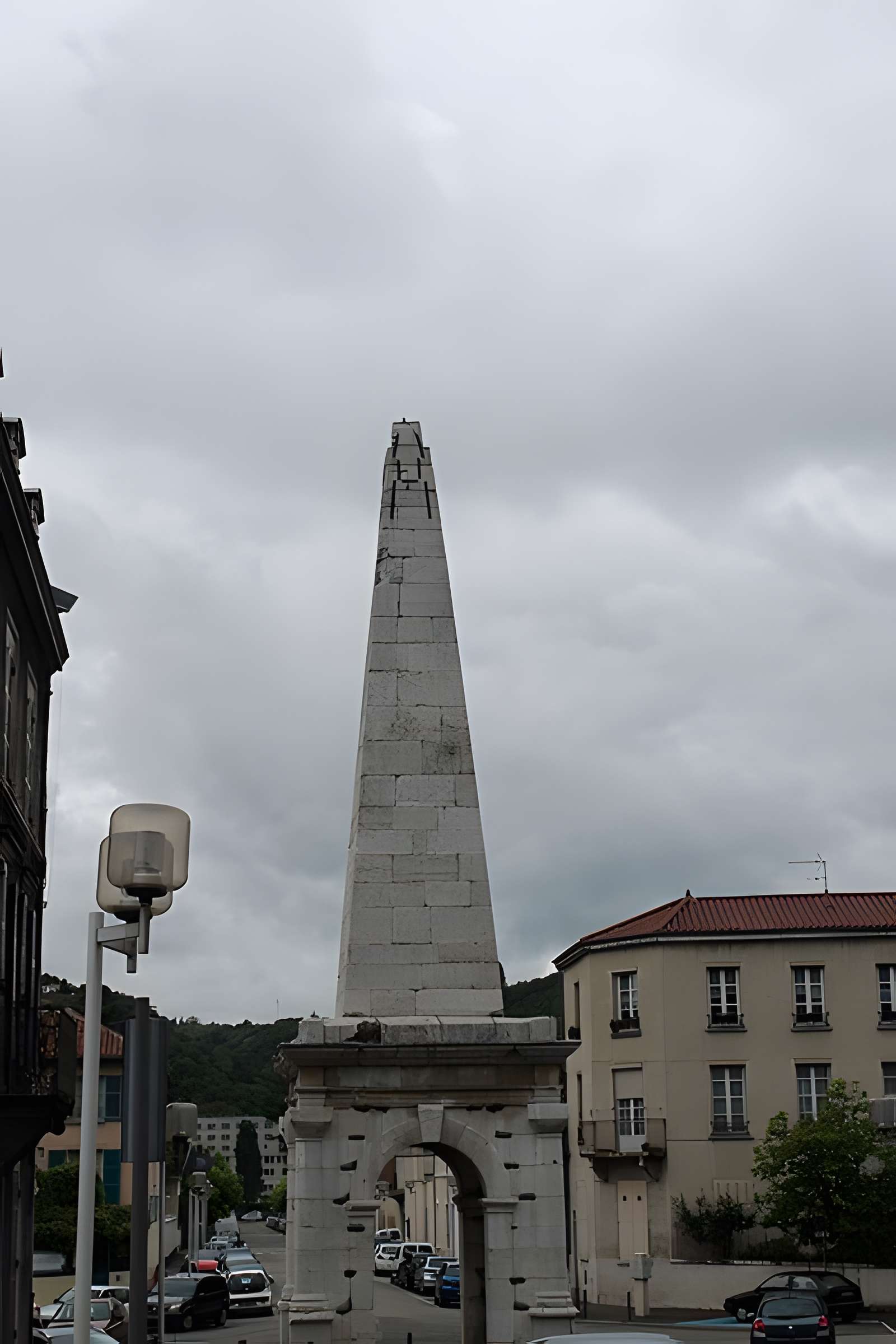 Cirque romain et La Pyramide de Vienne