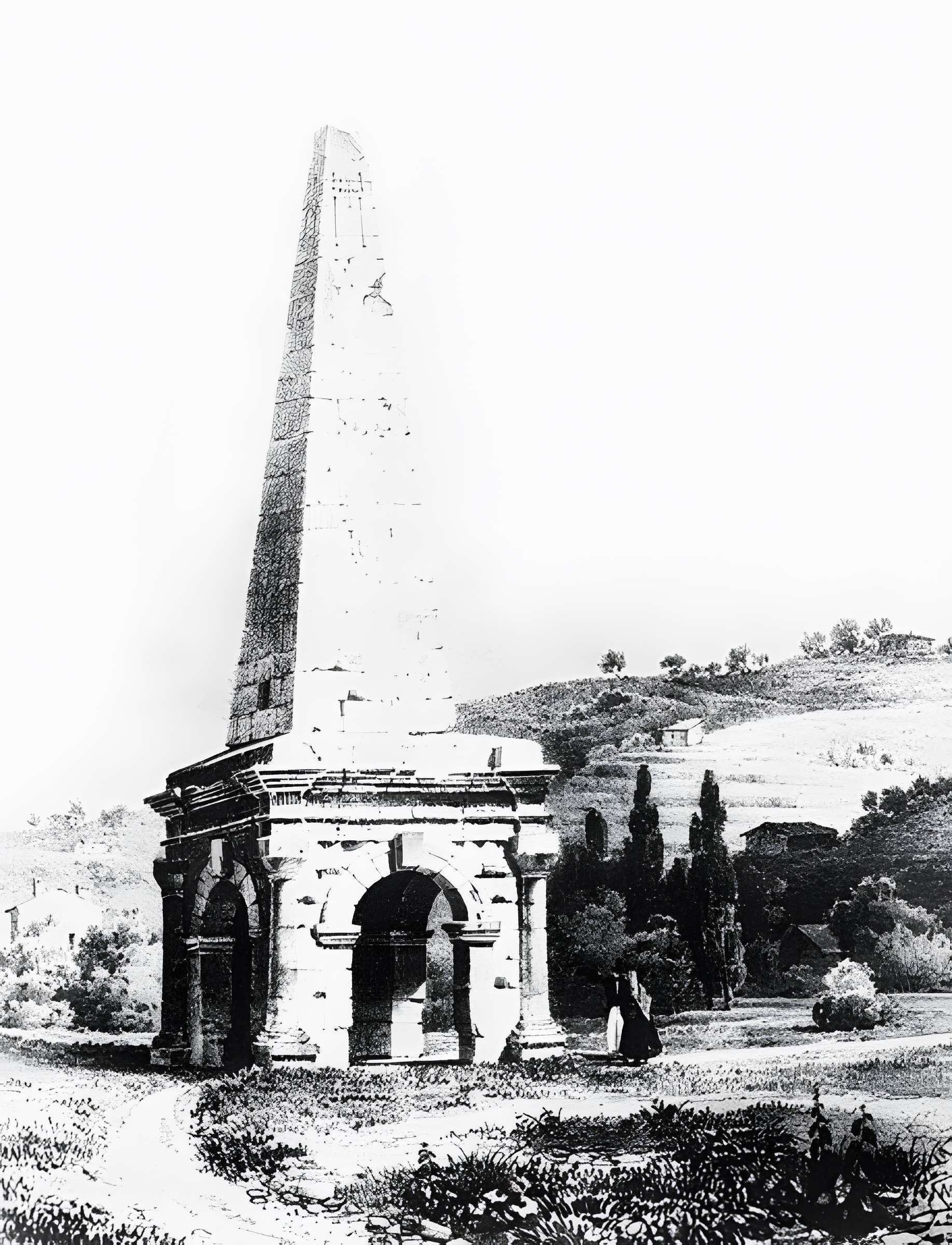 Cirque romain et La Pyramide de Vienne