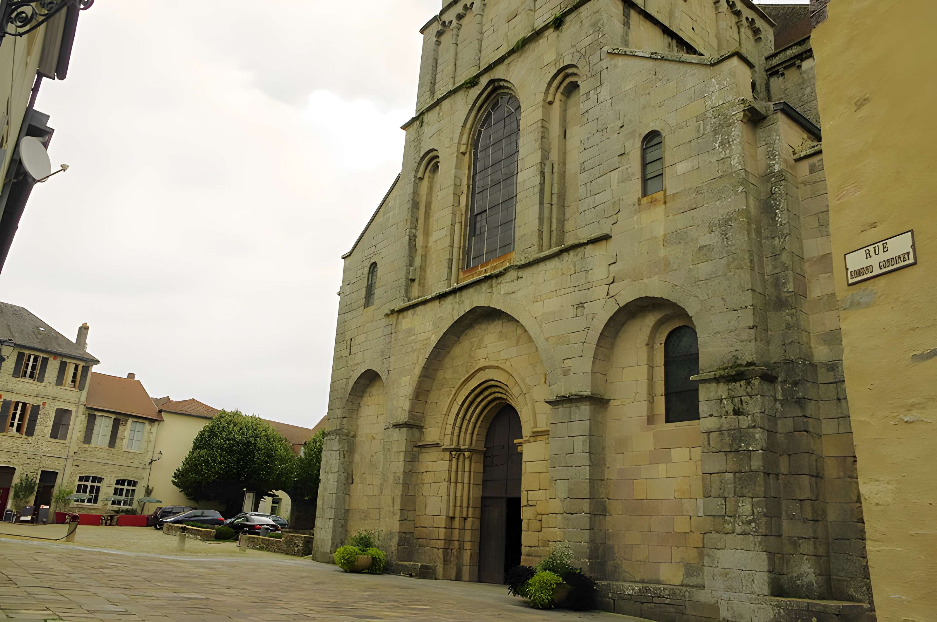 Collégiale Saint-Yrieix de Saint-Yrieix-la-Perche