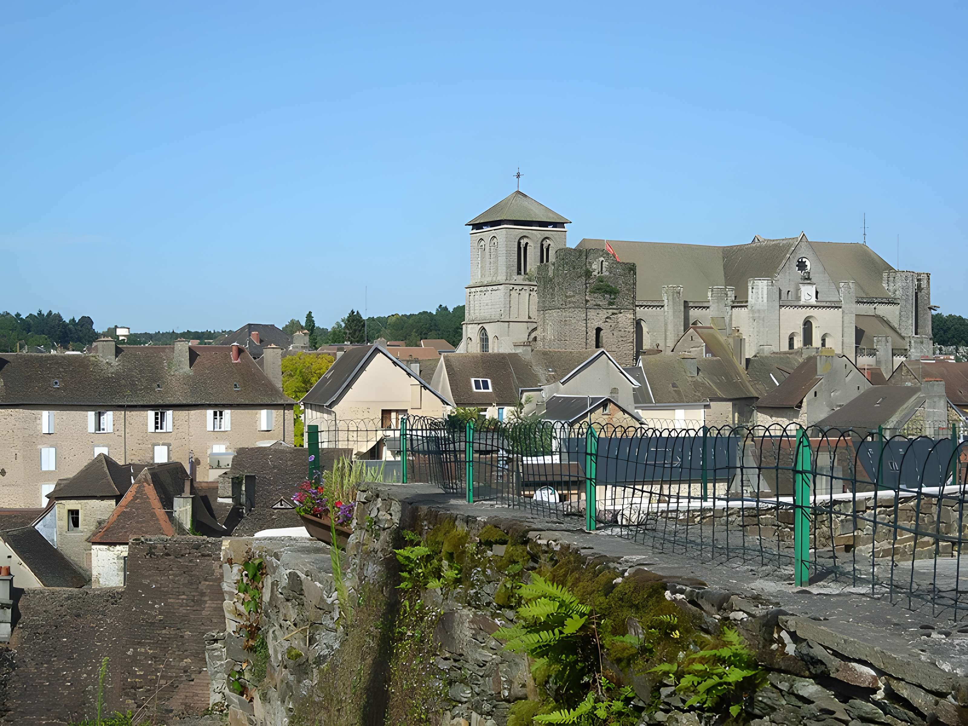 Collégiale Saint-Yrieix de Saint-Yrieix-la-Perche