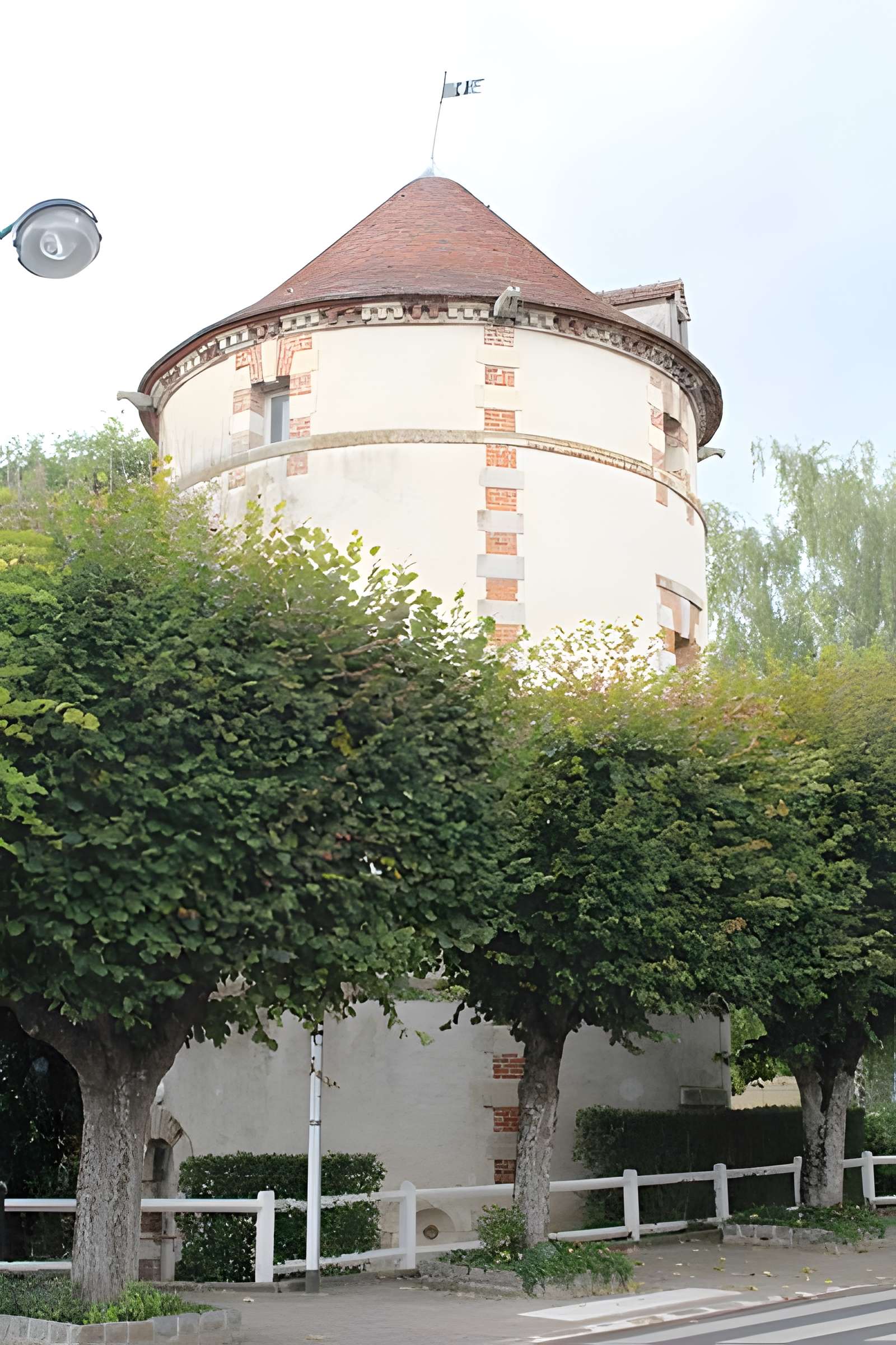 Colombier du château de Bussy-Saint-Georges