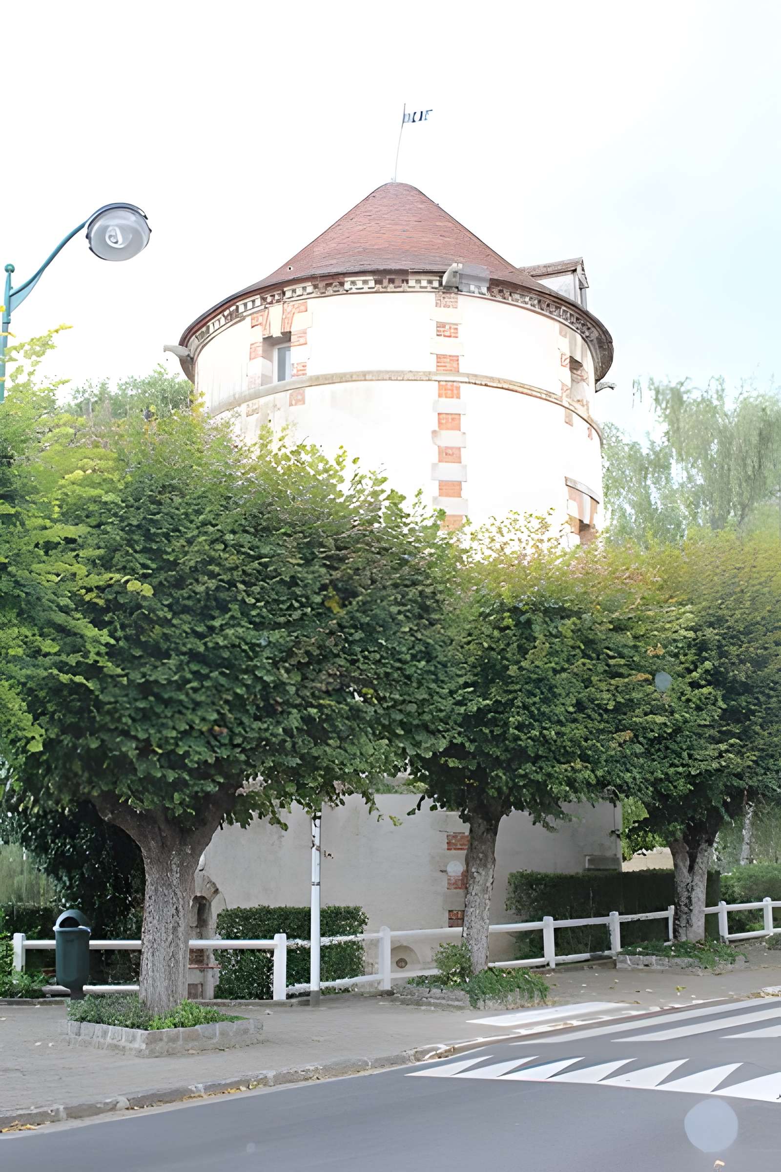 Colombier du château de Bussy-Saint-Georges