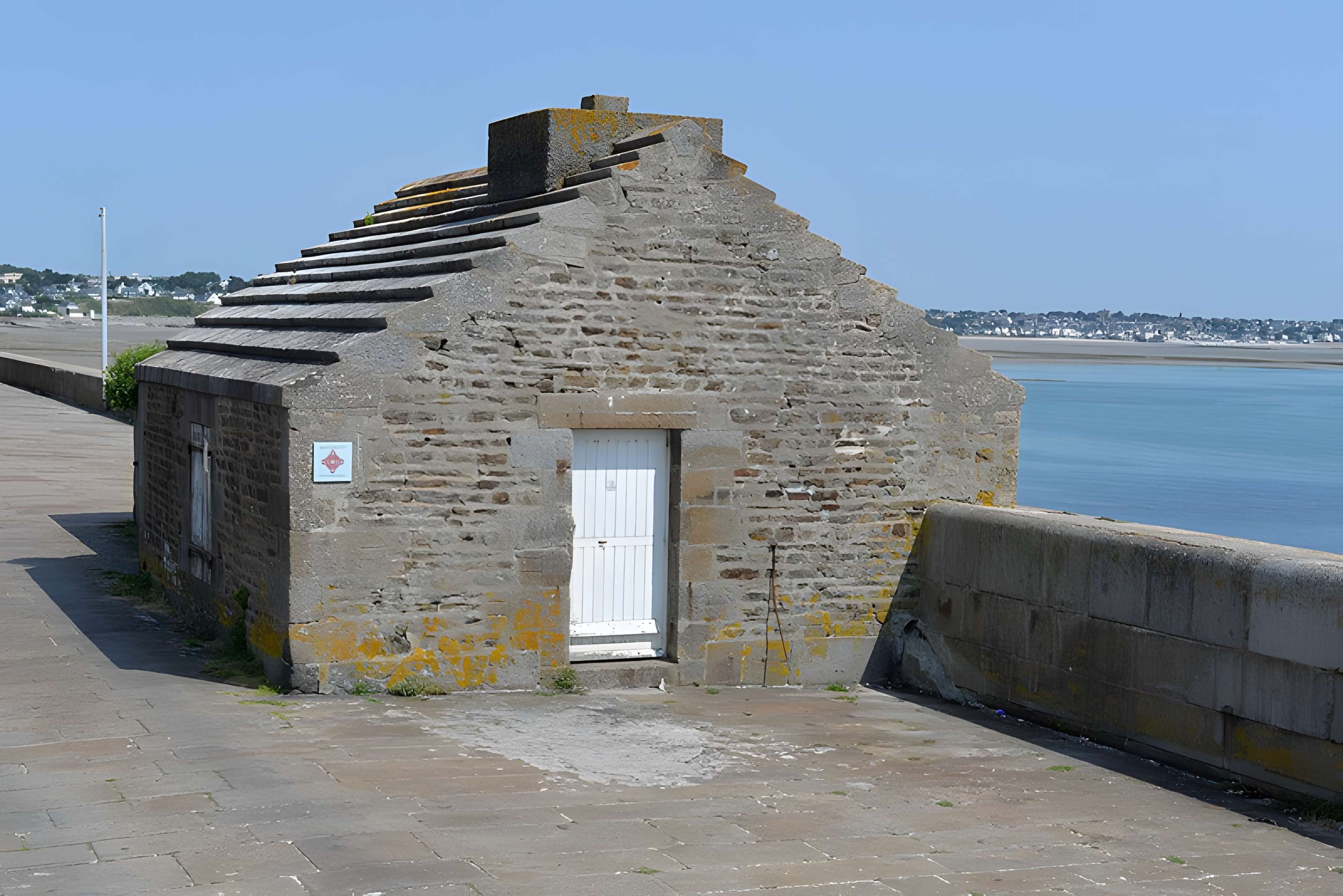 Corps de garde de la jetée de Granville