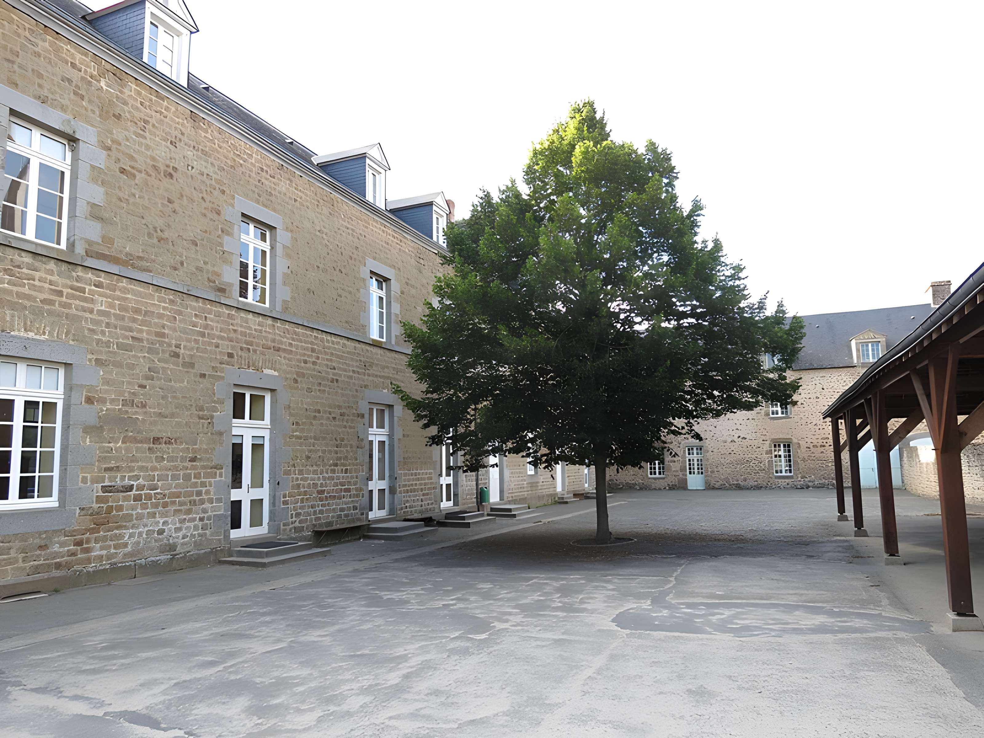 Couvent des Bénédictines de Lassay-les-Châteaux