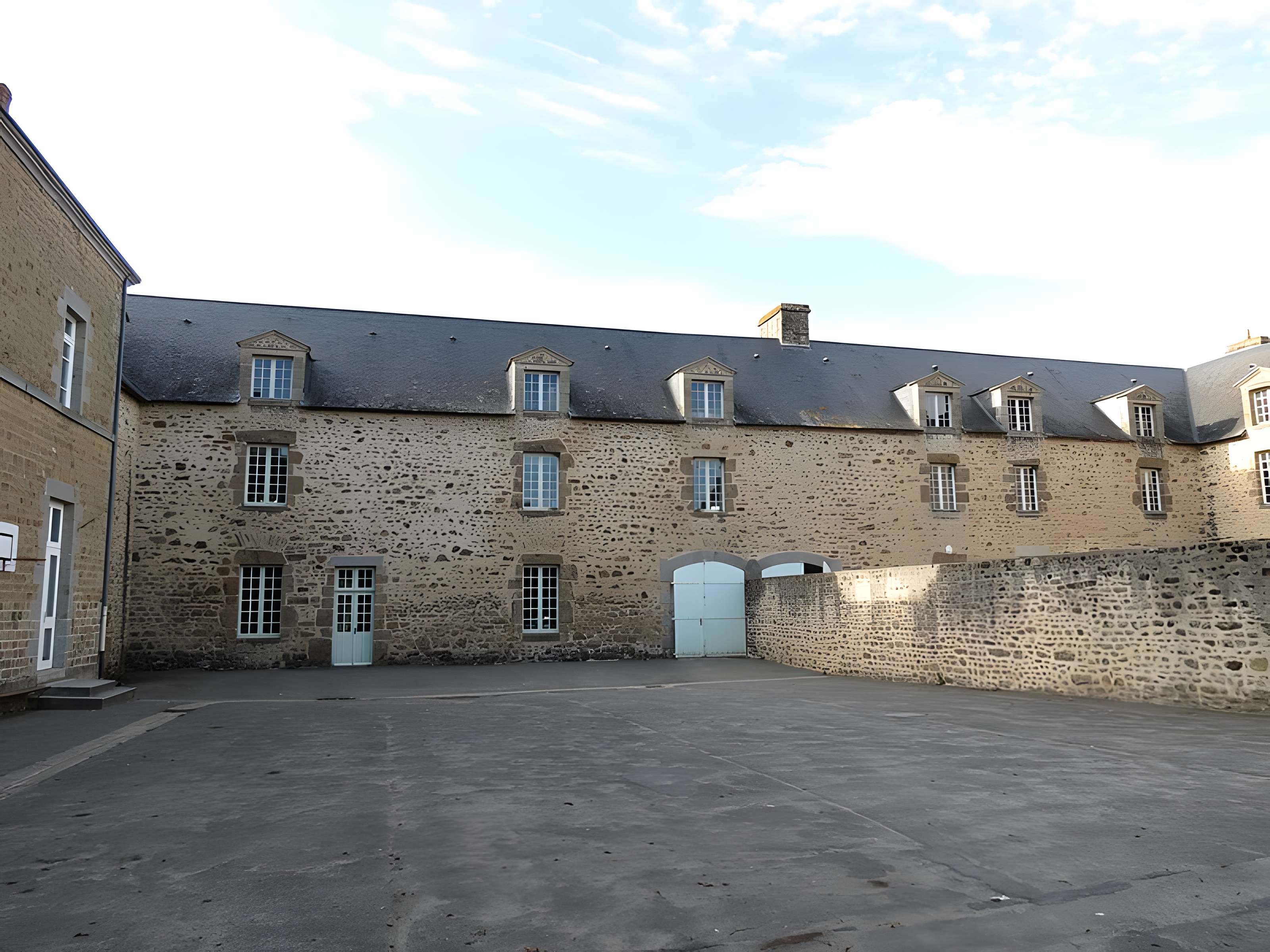 Couvent des Bénédictines de Lassay-les-Châteaux