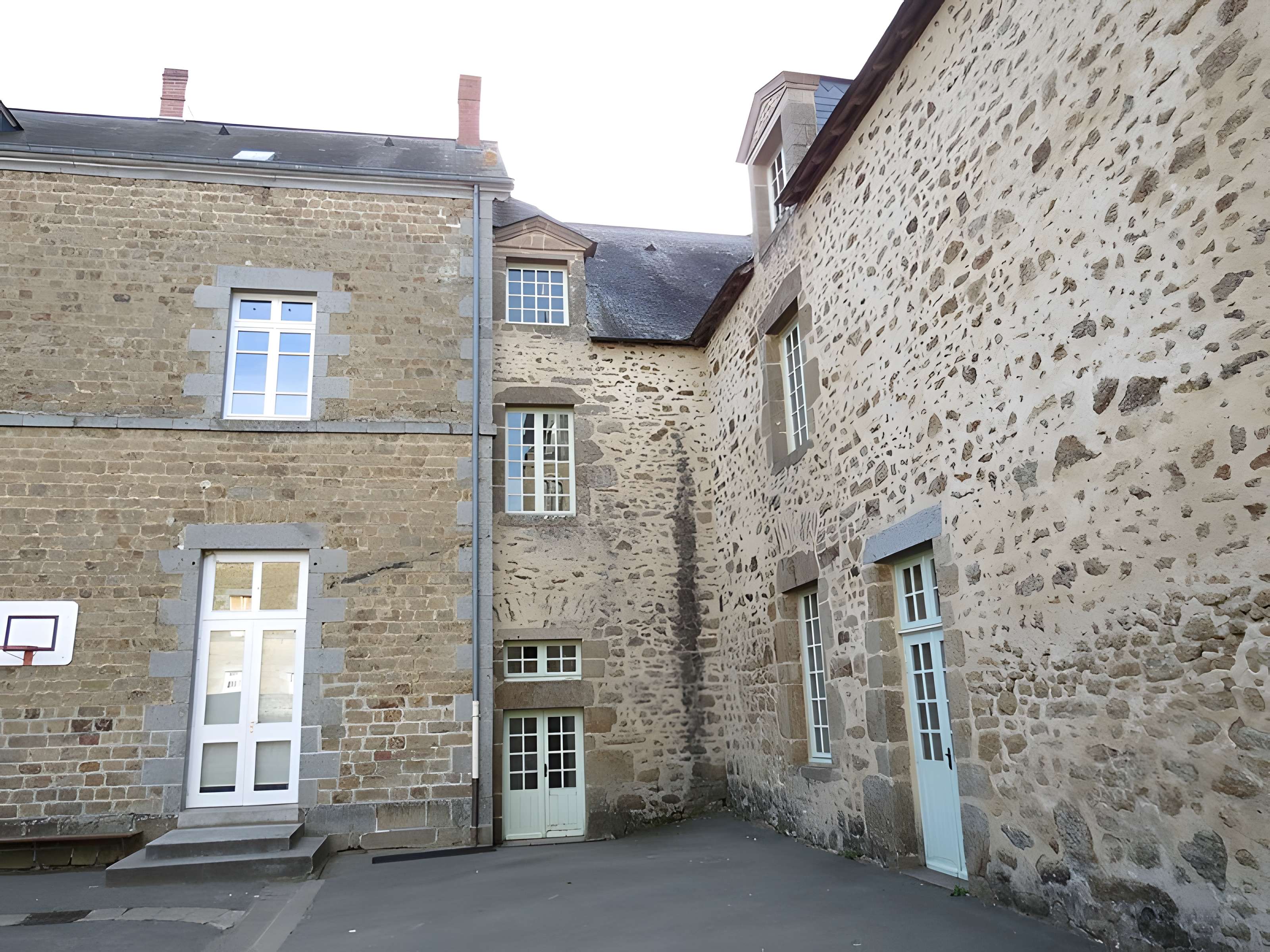 Couvent des Bénédictines de Lassay-les-Châteaux