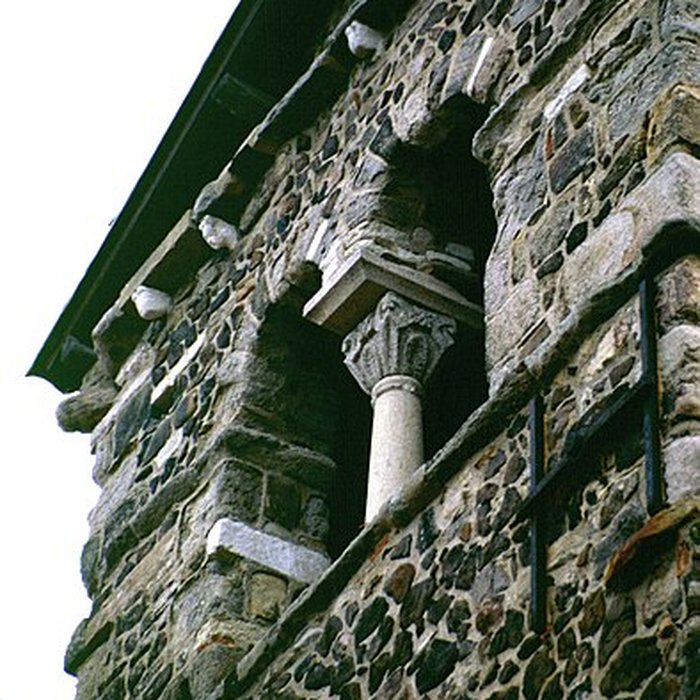 Photo de Église prieurale de Saint-Romain-le-Puy