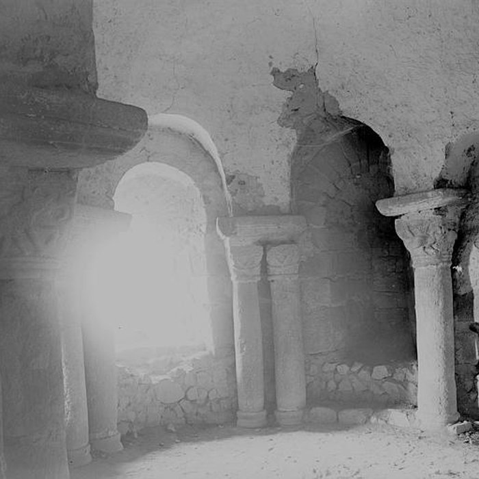 Photo de Église prieurale de Saint-Romain-le-Puy