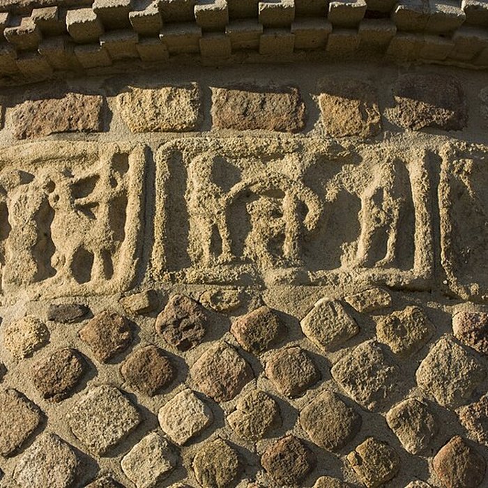 Photo de Église prieurale de Saint-Romain-le-Puy