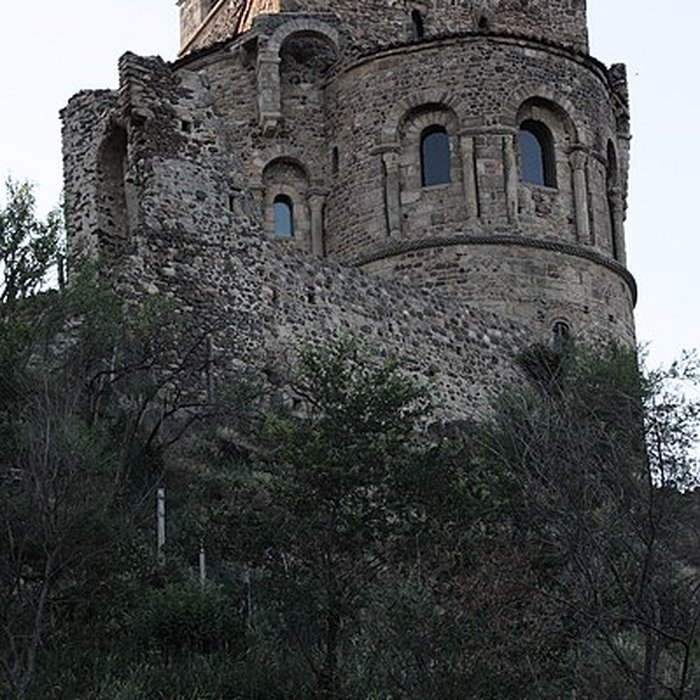 Photo de Église prieurale de Saint-Romain-le-Puy