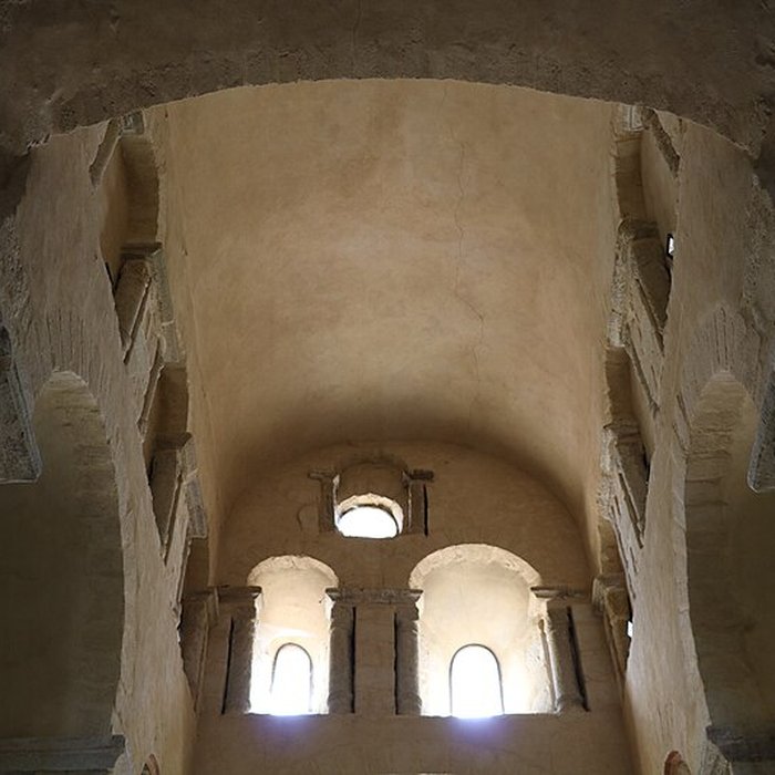 Photo de Église prieurale de Saint-Romain-le-Puy