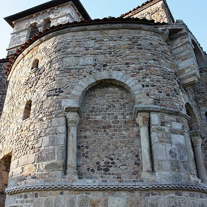 Photo de Église prieurale de Saint-Romain-le-Puy