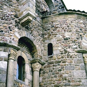 Église prieurale de Saint-Romain-le-Puy