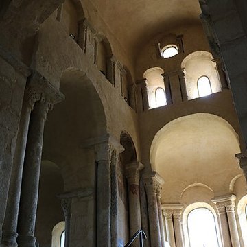 Église prieurale de Saint-Romain-le-Puy