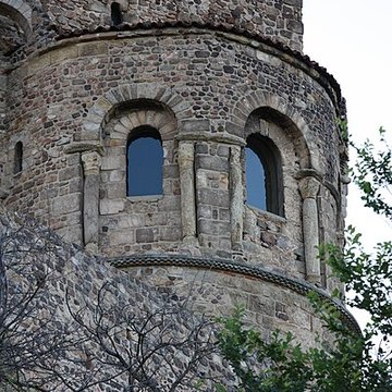 Église prieurale de Saint-Romain-le-Puy