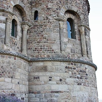 Église prieurale de Saint-Romain-le-Puy
