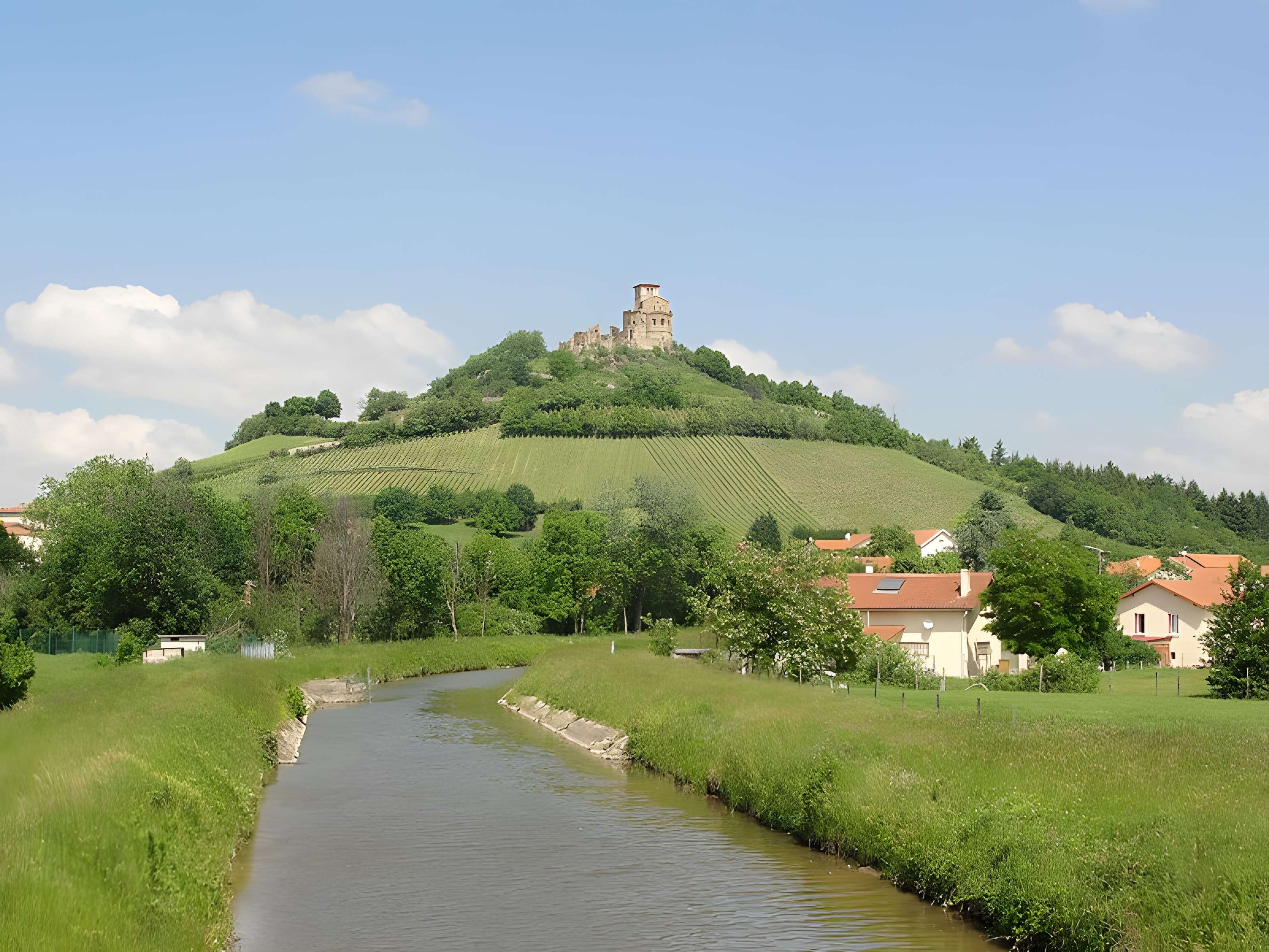 Église prieurale de Saint-Romain-le-Puy