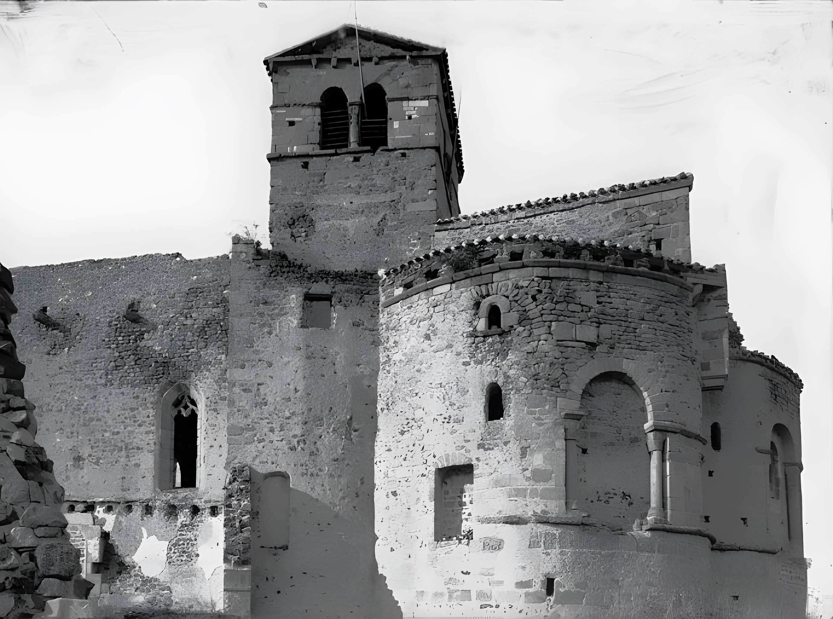 Église prieurale de Saint-Romain-le-Puy