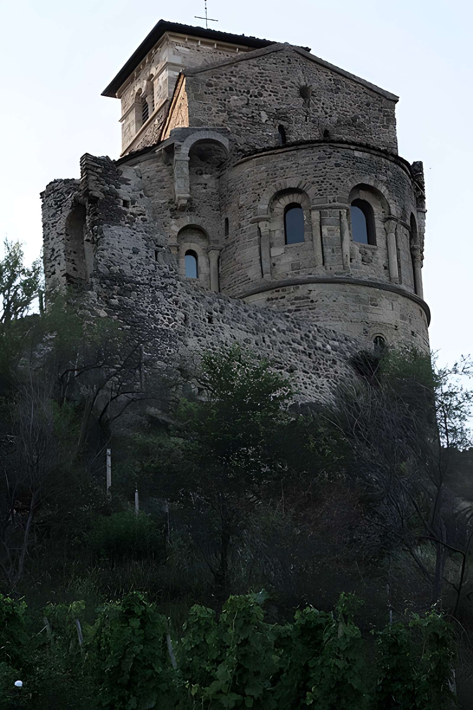 Église prieurale de Saint-Romain-le-Puy